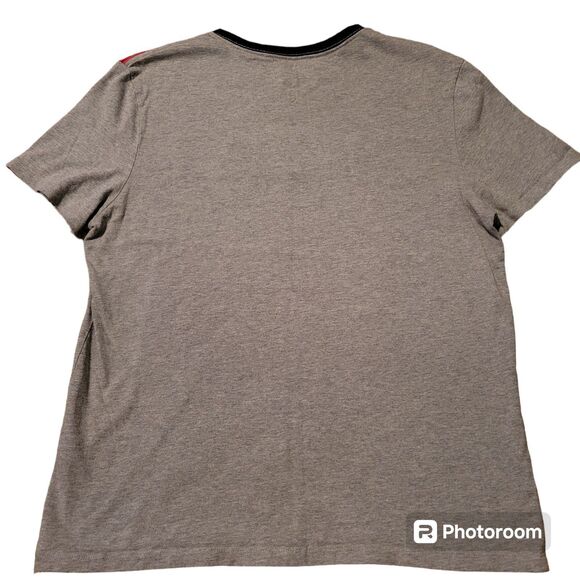 Men's Size Medium Tommy Hilfiger V-neck T-Shirt - Picture 2 of 3